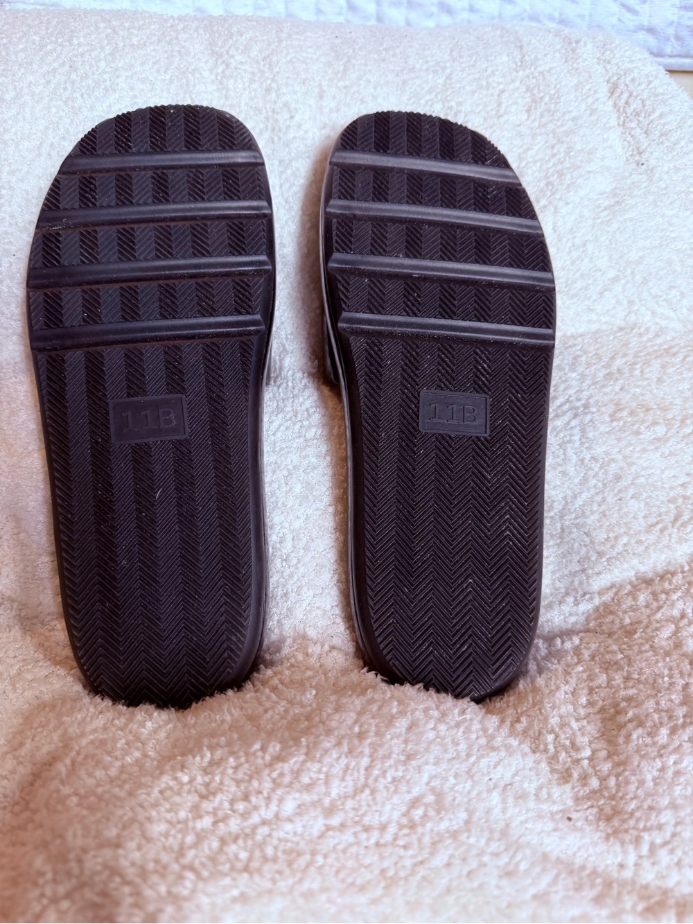 Tory Burch Glossy Black Logo Bubble Jelly Slide Sandals - Picture 4 of 5